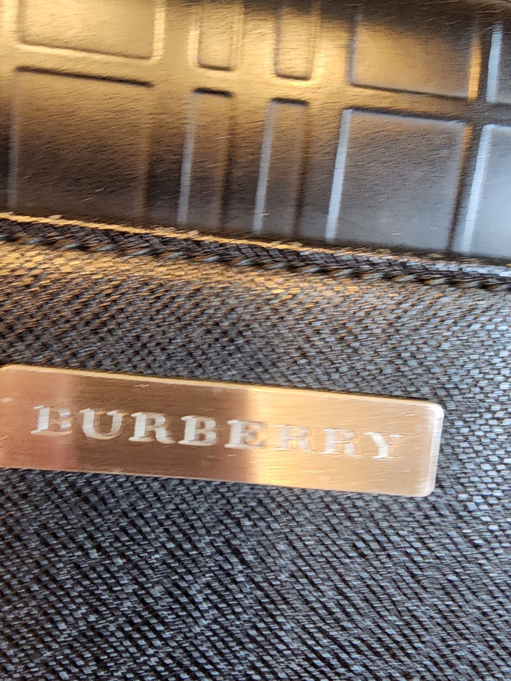 Burberry black leather clutch bag with a wrist strap - Picture 11 of 16